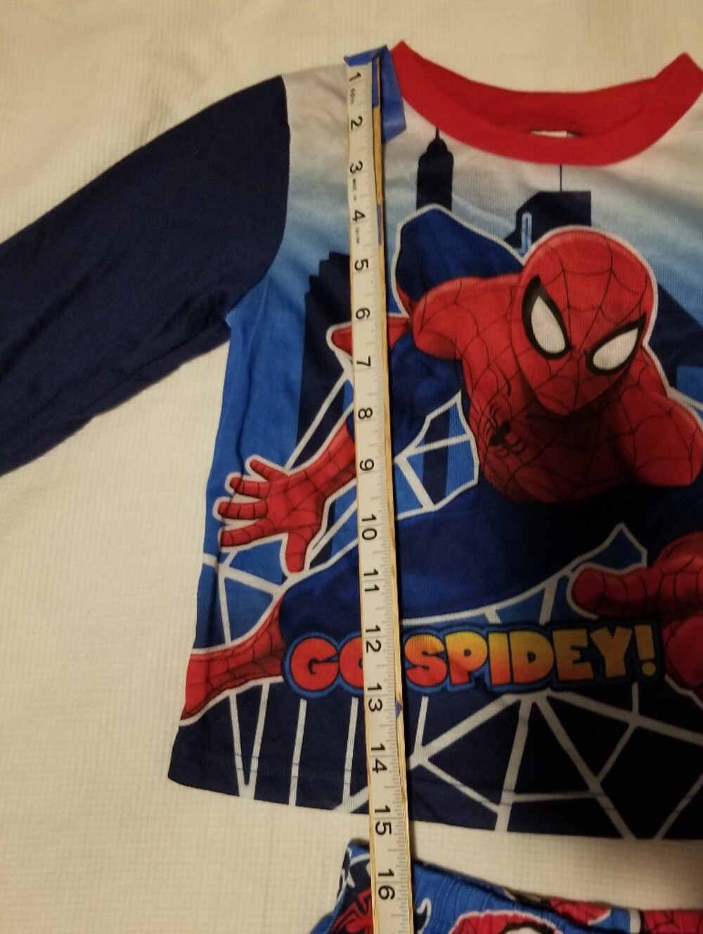 Spiderman Boy's 4T Red and Blue Two-Piece Pajama Set With Spiderman Logo On It - Picture 3 of 16